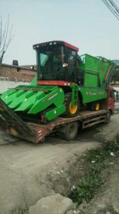 山西又發(fā)兩臺穗莖兼收玉米收獲機